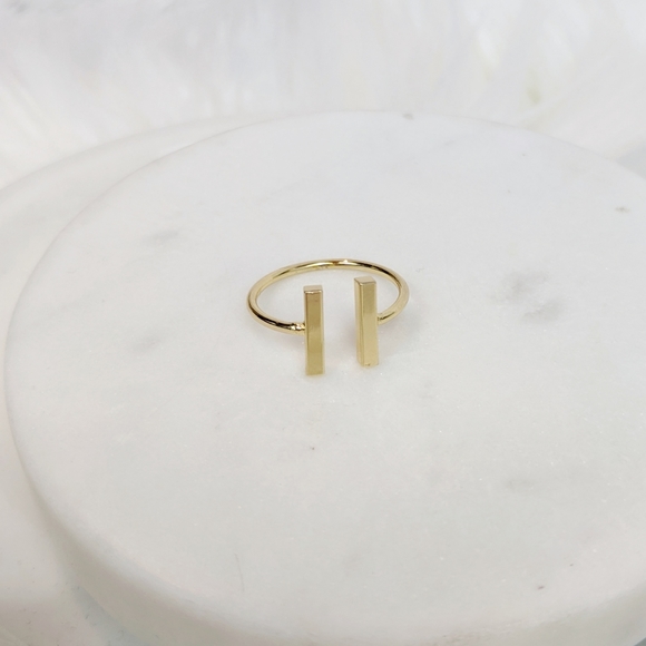 Double Bar Gold Ring - Picture 5 of 6